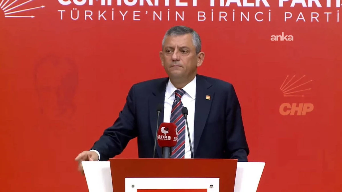 Özgür Özel, AKP'ye hediyesini belgelerle açıkladı