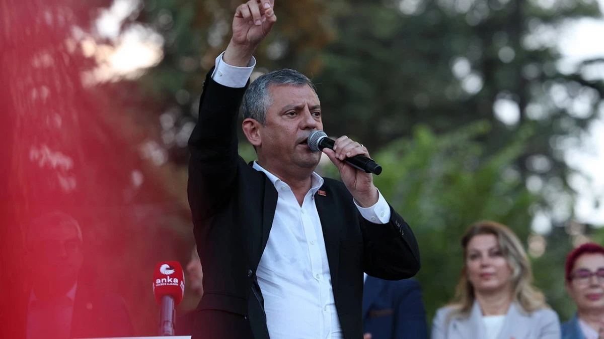 &Ouml;zg&uuml;r &Ouml;zel: Bug&uuml;n d&ouml;rt koldan saldırı altındayız Boyun eğmeyeceğiz
