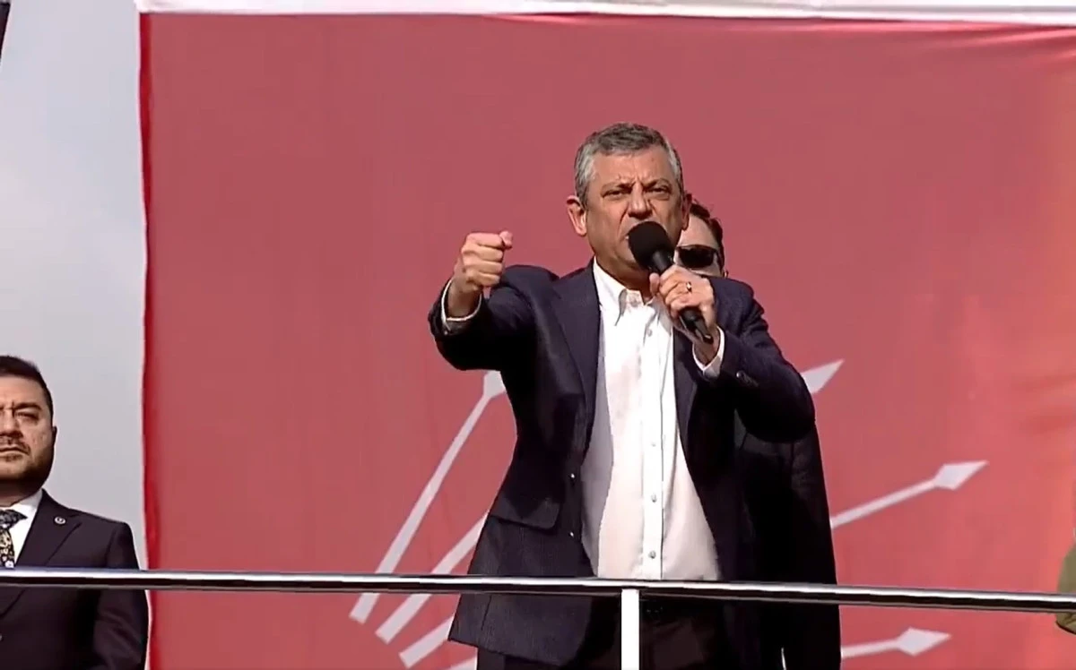 &Ouml;zg&uuml;r &Ouml;zel, Erdoğan'a seslendi: 'Sana helal olan bana haram değil'