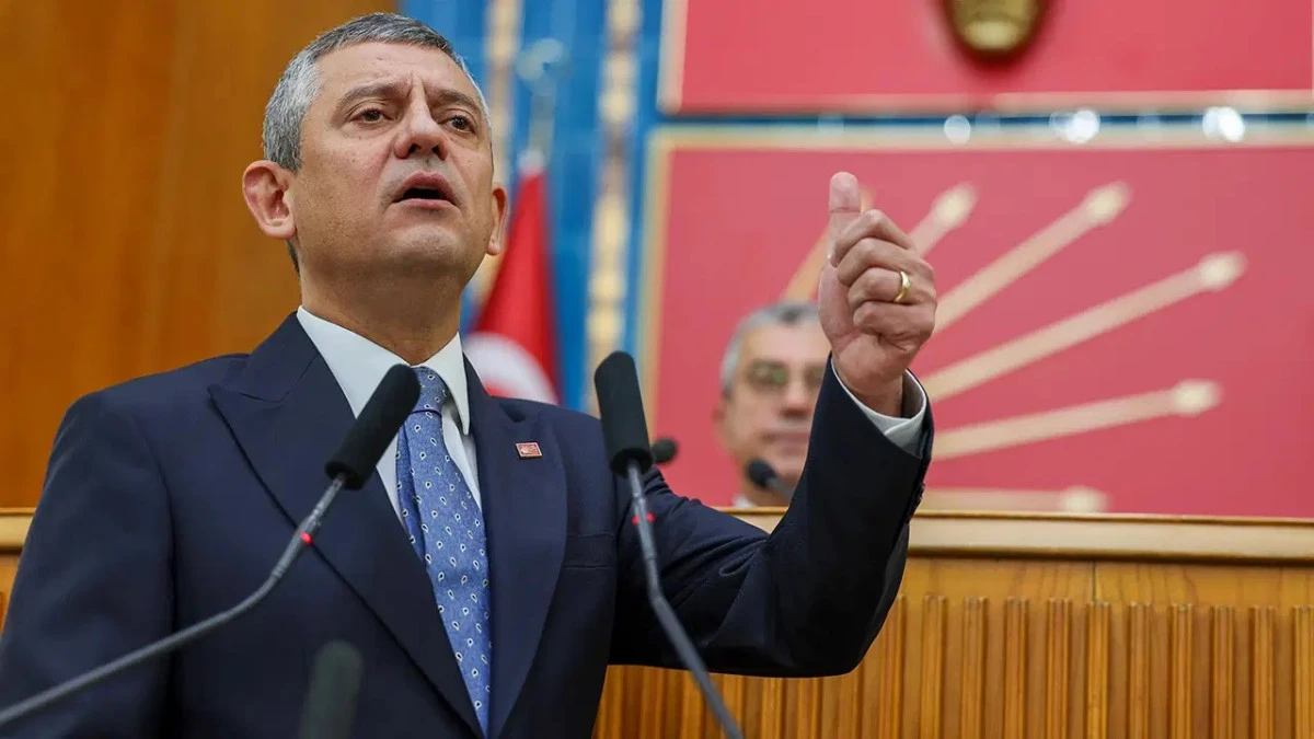  Özgür Özel Erdoğan'a seslendi: 'Yazıklar olsun iftiralarına! Yeter, düş yakamızdan!'