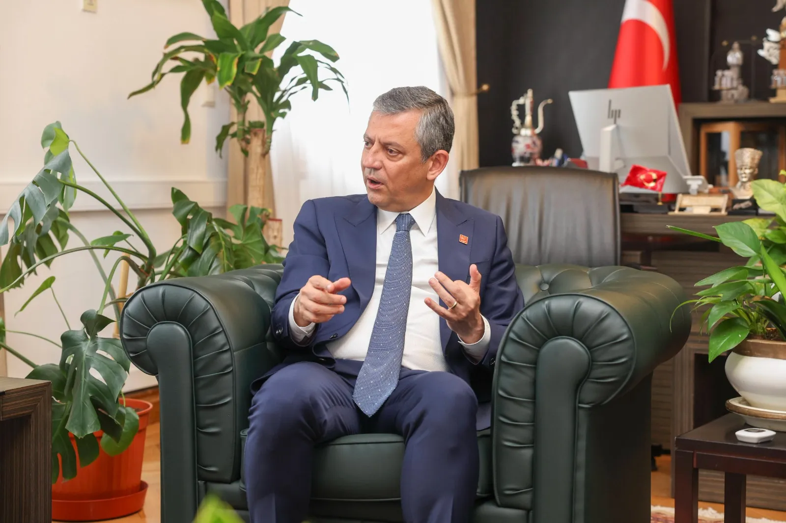 &Ouml;zg&uuml;r &Ouml;zel: Partiden ayrılmayacağız, baskın se&ccedil;im olursa y&uuml;zde 60&rsquo;la kazanırız