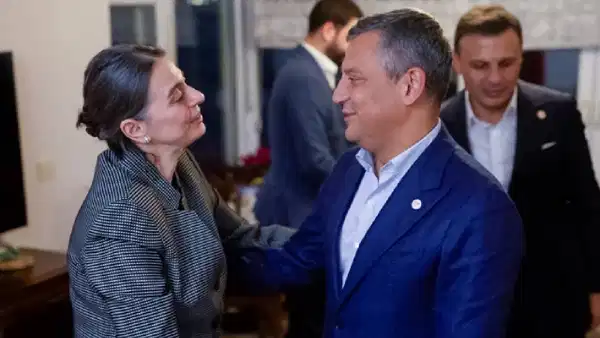 &Ouml;zg&uuml;r &Ouml;zel: 'Sinem Başkanı ev hapsinde tutmak &Uuml;sk&uuml;dar'a kafa tutmaktır'