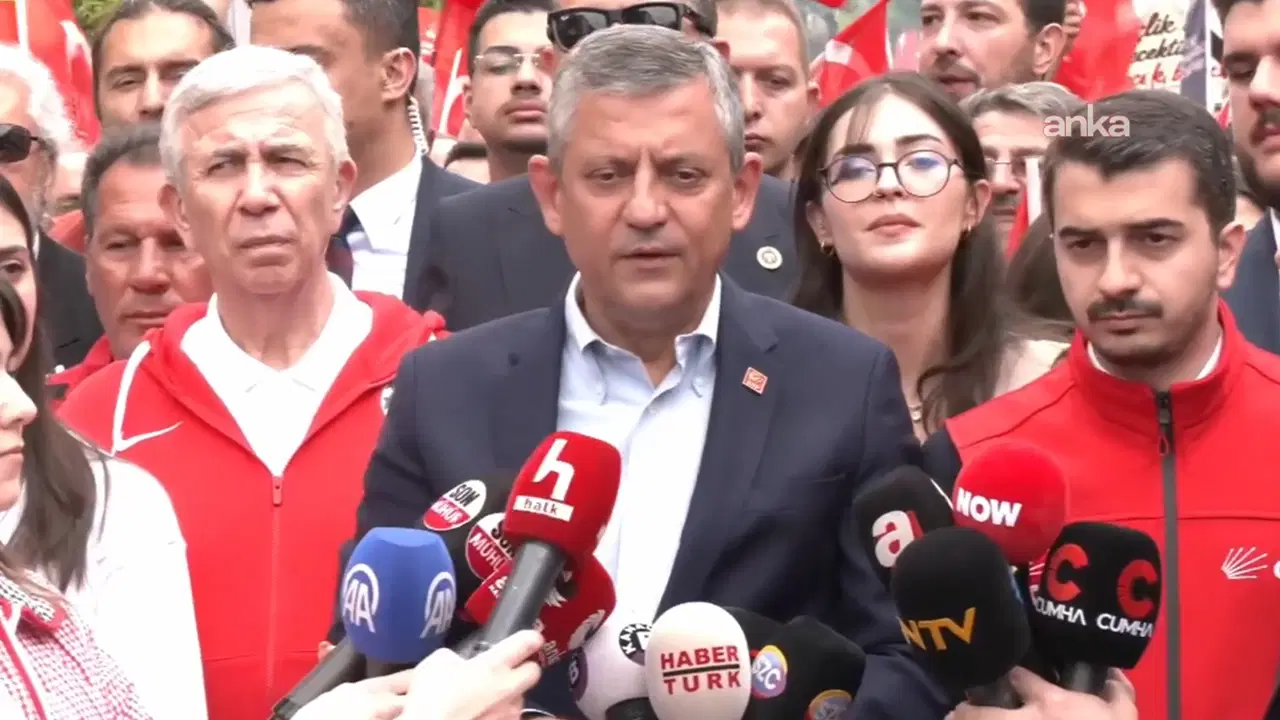 &Ouml;zg&uuml;r &Ouml;zel&rsquo;den 19 Mayıs&rsquo;ta Gen&ccedil;lik Vurgusu