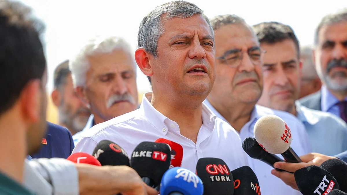 &Ouml;zg&uuml;r &Ouml;zel'den Diyarbakır'da bir yeni yol &ccedil;ıkışı