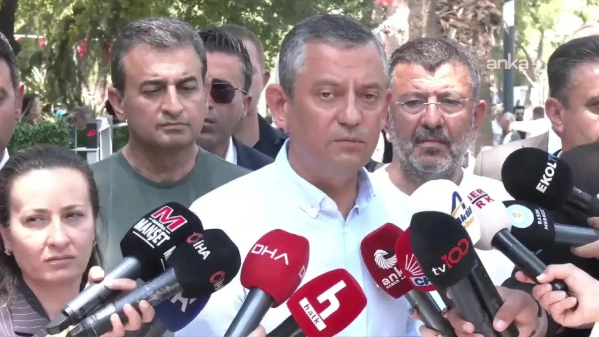 Özgür Özel'den Erdoğan'a tepki: Neyi tebrik ediyor?