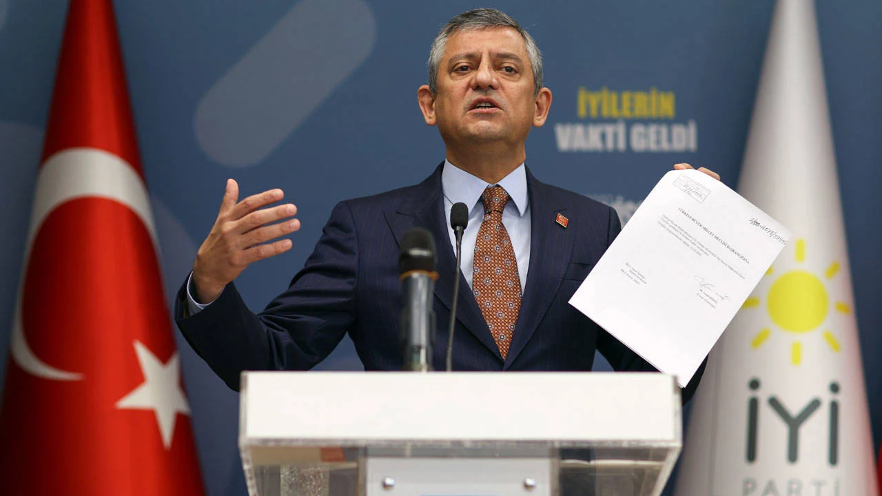 &Ouml;zg&uuml;r &Ouml;zel'den siyasi partilere ziyaret: Muhalefet erken se&ccedil;im konusunda hemfikir