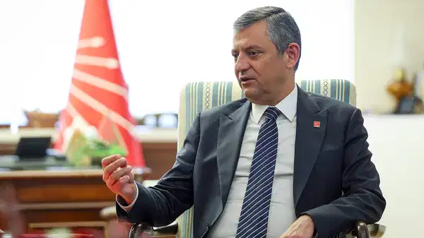 &Ouml;zg&uuml;r &Ouml;zel'den yeni yıl mesajı: 'Korkuyu değil, umudu b&uuml;y&uuml;tmeye devam edeceğiz'