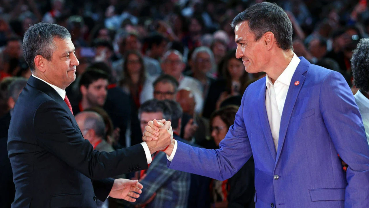 Pedro Sanchez ve Sosyalist Enternasyonal&rsquo;den &Ouml;zg&uuml;r &Ouml;zel&rsquo;e ve YENİ Parti&rsquo;ye destek mesajı