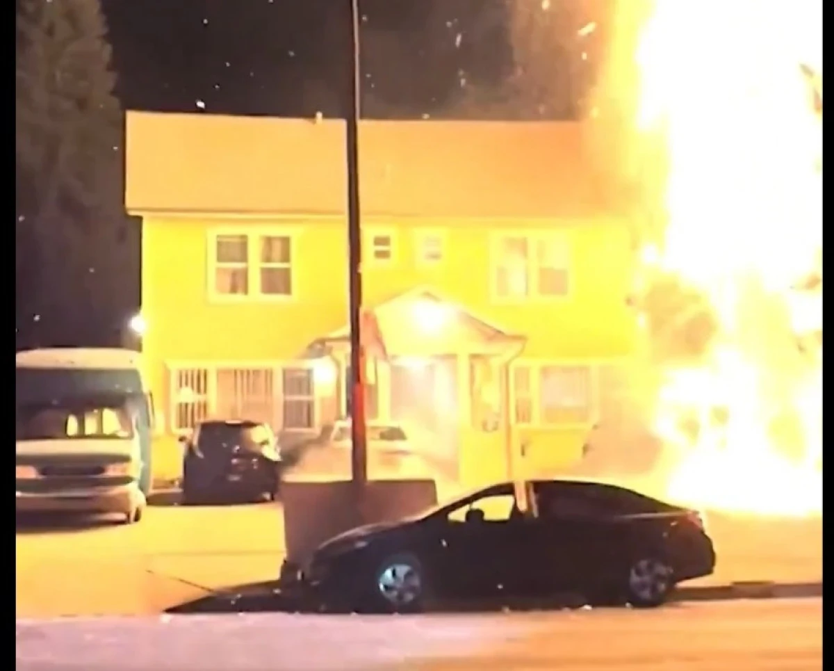 Sağlık Görevlisinden Kahramanlık: Alevler İçine Dalıp 7 Yaşındaki Kızı Kurtardı