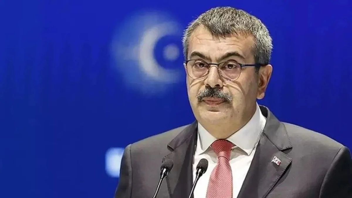Tekin'in dili sürçtü: 'Soruları bizim imam hatip okullarımızdaki öğretmenlerimiz hazırlıyor'