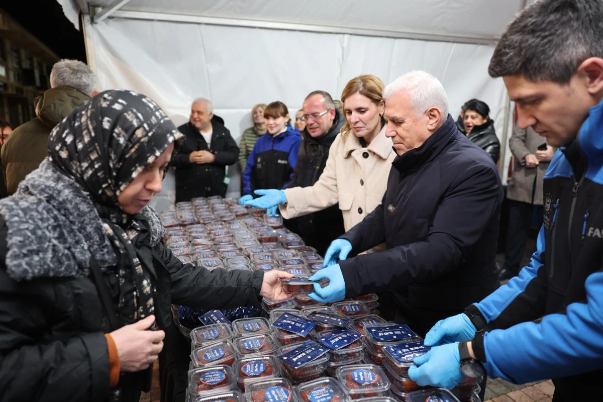 Ulu Cami'de Ramazan'a tatlı başlangı&ccedil;