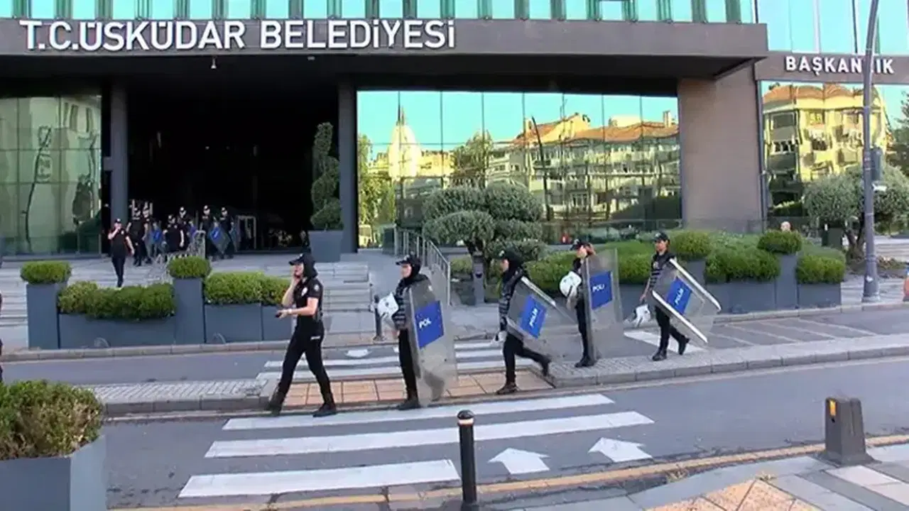 &Uuml;sk&uuml;dar&rsquo;da Başkanvekilliği D&uuml;ğ&uuml;m&uuml;: Se&ccedil;im 5 Eyl&uuml;l&rsquo;de Yenileniyor, Meclis &uuml;yelerine Yeni G&ouml;zaltılar VAR