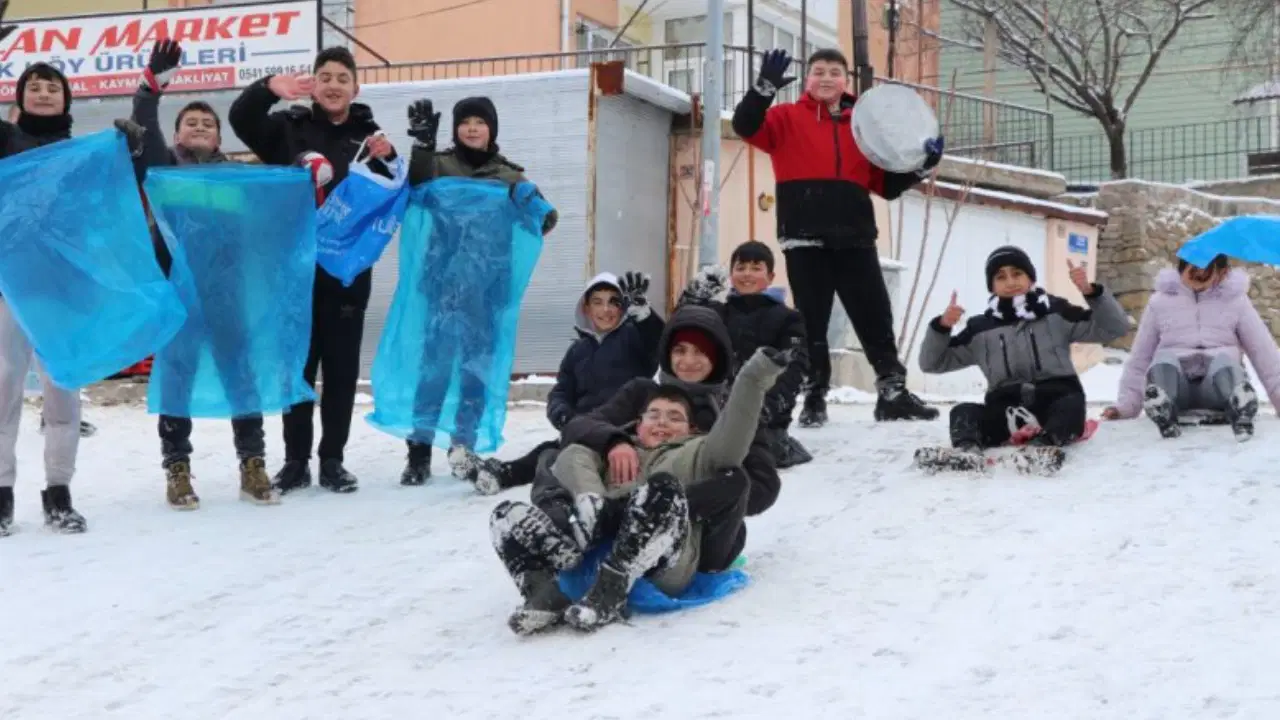 Valiliklerden 5 Ocak i&ccedil;in peş peşe tatil kararları