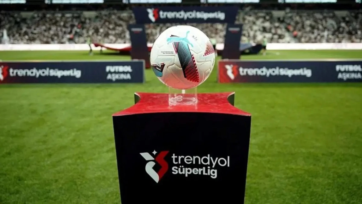 Yeni sezonun fikstür çekimi yapıldı İşte Süper Lig'deki ilk hafta maçları ve derbi tarihleri!