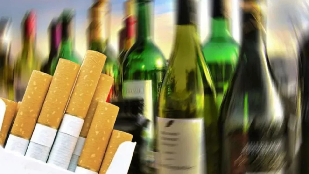 Yeni Yıl &Ouml;ncesi Sigara ve Alkole Zam Sinyali