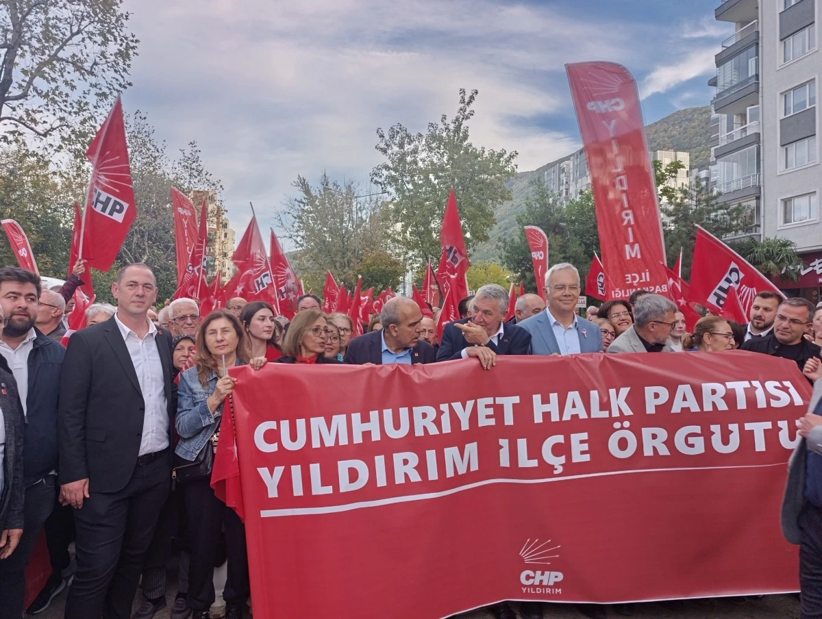 Yıldırım’da Tarihi 29 Ekim Yürüyüşü: Cumhuriyet Coşkusu Meydanlara Sığmadı