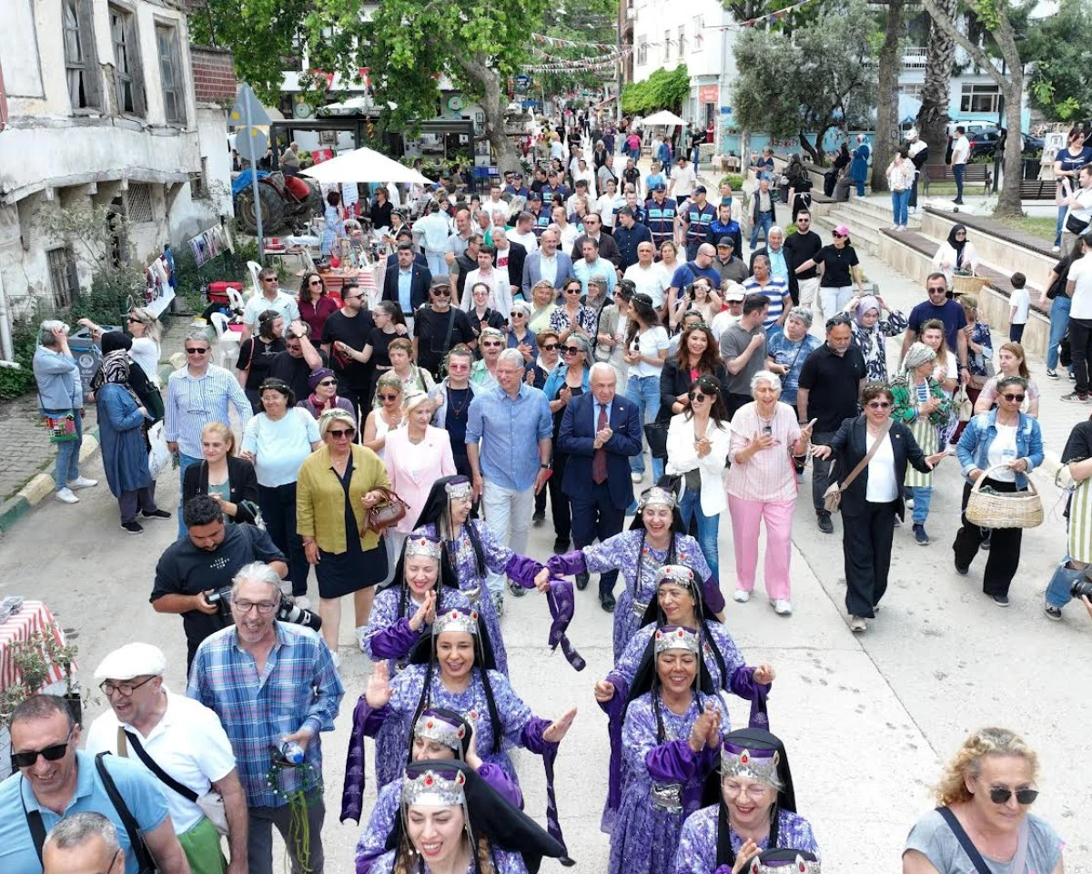 ZEYTİNİN EVİ TİRİLYE&rsquo;DE FESTİVAL COŞKUSU